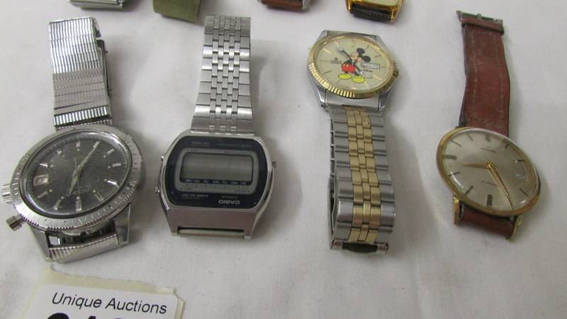 A mixed lot of wrist watches including Seiko, Timex, Casio, Lorus Mickey Mouse etc. - Image 3 of 3
