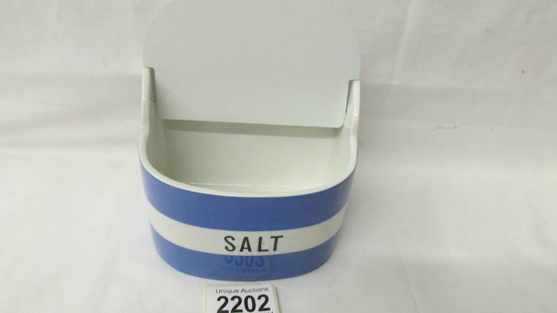 A T G Green Cornish ware salt box with green shield mark. - Image 2 of 4