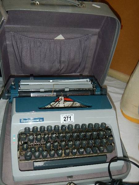 A Boots model 42 typewriter in good condition.