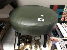 A retro green leather stool (diameter 41cm,