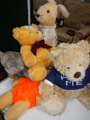 A mixed lot of soft toys.