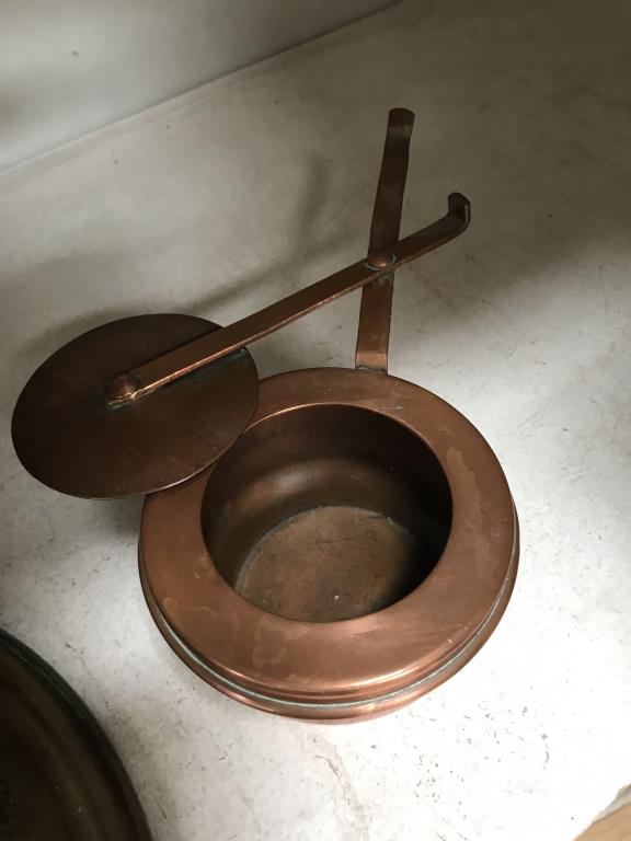 A vintage copper fondue saucepan on stand & a small copper pan - Image 4 of 4