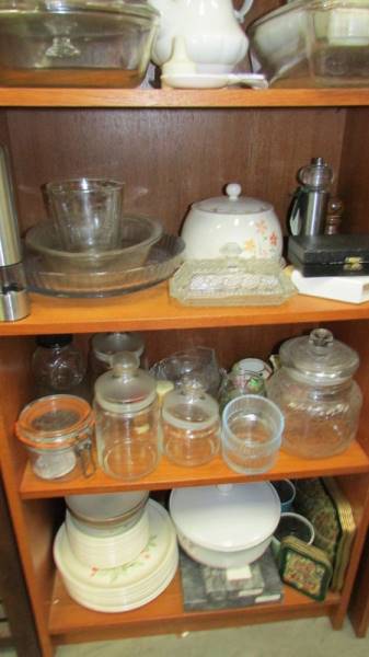Seven shelves of kitchen ware including Pyrex. - Image 2 of 2