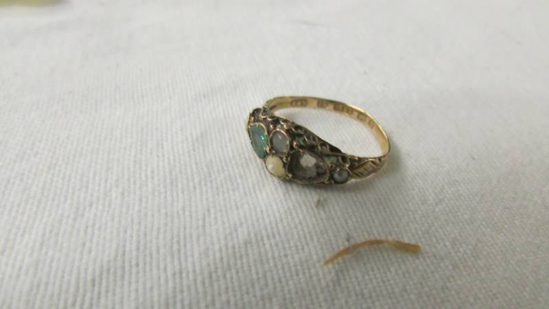 An 18ct gold ring (missing one stone) 1.6 grams, a 9ct gold tie pin, 1. - Image 2 of 5