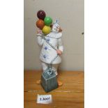 A Royal Doulton figurine 'Balloon Clown', HN 2894. In good condition.