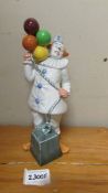 A Royal Doulton figurine 'Balloon Clown', HN 2894. In good condition.