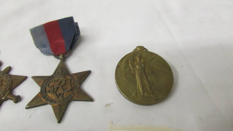 A quantity of medals WW! 22259 Pte Townsend, 22289 Sgt Townsend, other medals and buttons. - Image 3 of 4