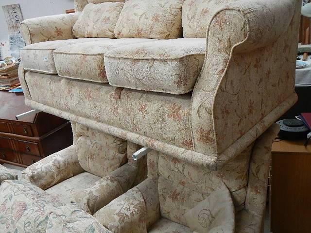 A three piece suite in good condition. - Image 2 of 5