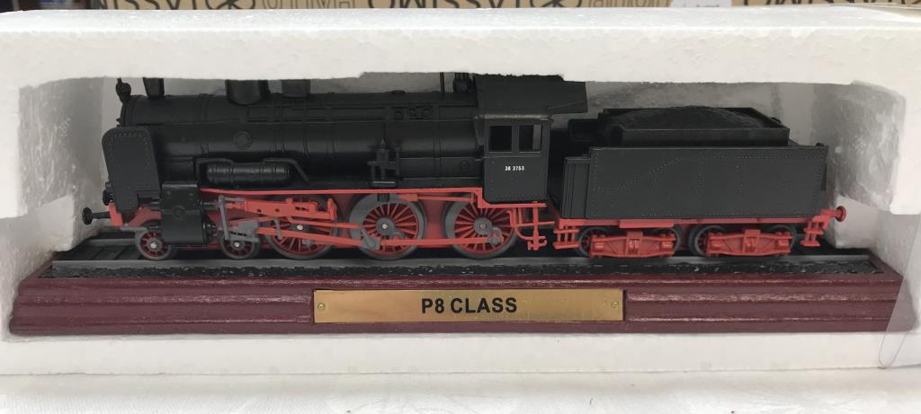 8 x '00' gauge replica model steam trains (5 boxed & 3 unboxed ornamental locomotives) - Image 5 of 10