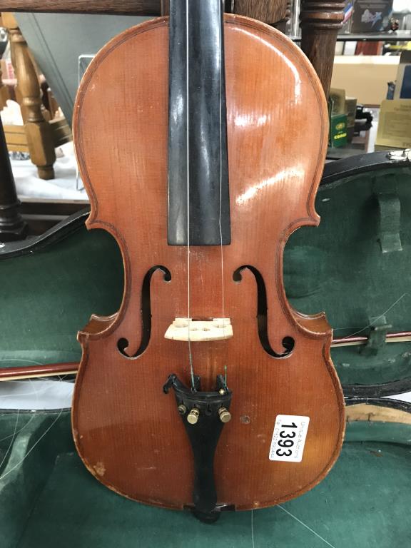 A vintage Chinese violin in case - Image 3 of 6