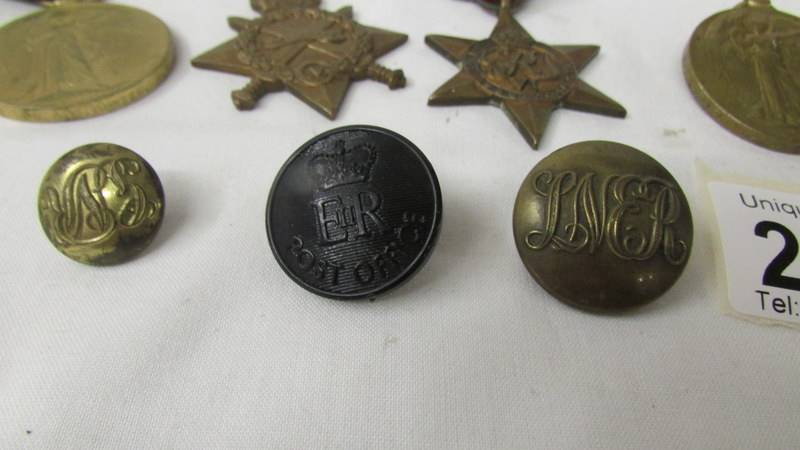 A quantity of medals WW! 22259 Pte Townsend, 22289 Sgt Townsend, other medals and buttons. - Image 4 of 4