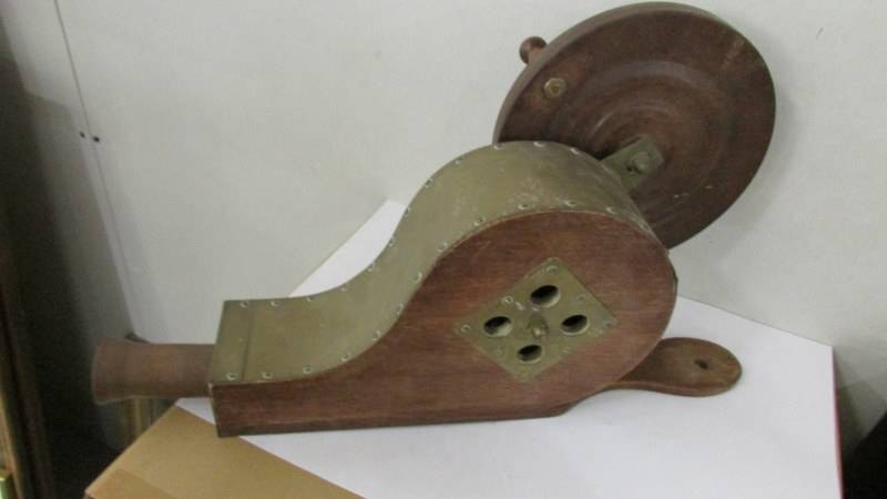 A set of unusual brass and oak bellows. - Image 3 of 3