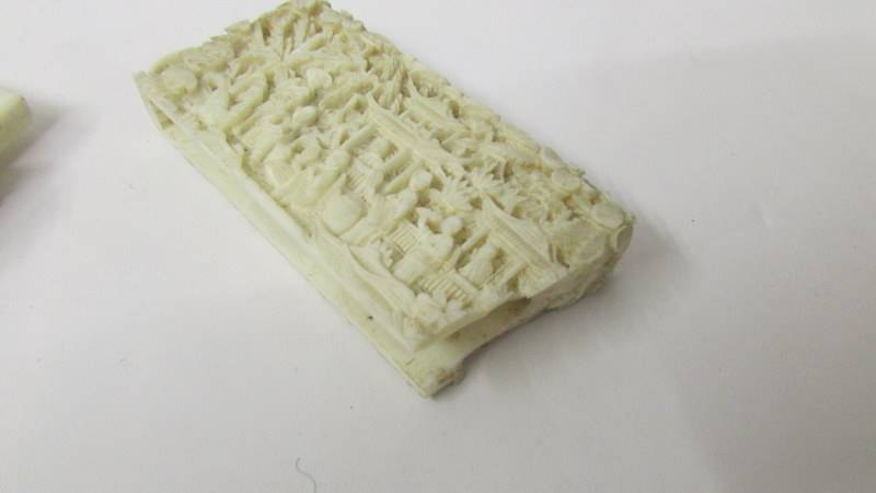 A 19th century carved ivory card case, a/f (damage to top left corner). - Image 4 of 4