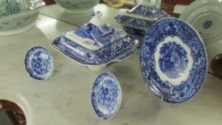 A George Jones & Sons blue and white 'Abbey' pattern tureen, plate and 2 pin dishes.