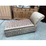 An Edwardian day bed,/chaise longue with blanket storage box (2 castors need re-fixing,