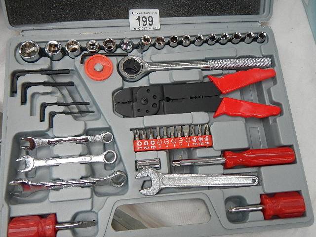 A new tool kit with spanners, ring spanners etc. - Image 2 of 2