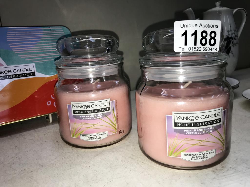 4 new Yankee candles (medium size)'Pink Island sunset & box of tea lights - Image 3 of 4