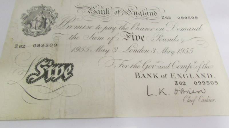 A Bank of England white £5 note, L K O'Brien, Z62 099509, a/f (has very fine split). - Image 2 of 3