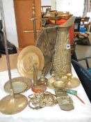 A mixed lot of brass ware.