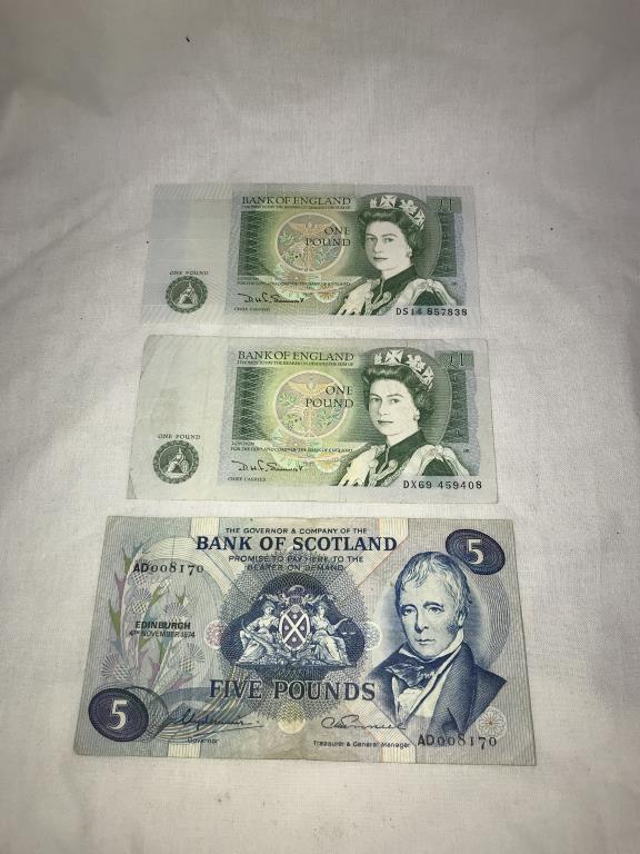 A collection of old notes including £1 & Scottish - Image 4 of 4