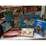 A quantity of old games and jigsaw puzzles, completeness unknown.