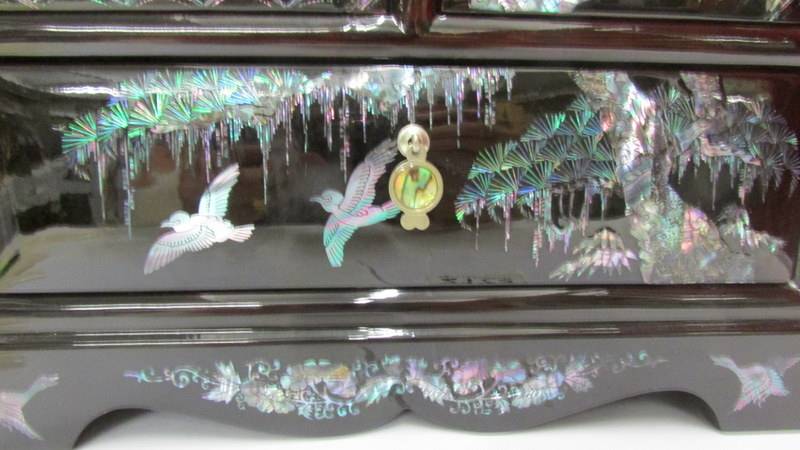 A modern jewellery cabinet inlaid with mother of pearl. - Image 4 of 4