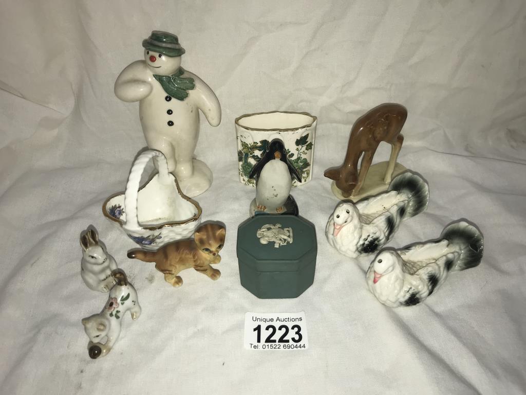 A Royal Doulton The snowman DS2 & other ornaments