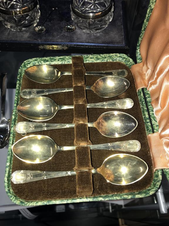 A cased silver rimmed condiment set & spoons, a cased silver backed 2 brush & comb set, - Image 5 of 6