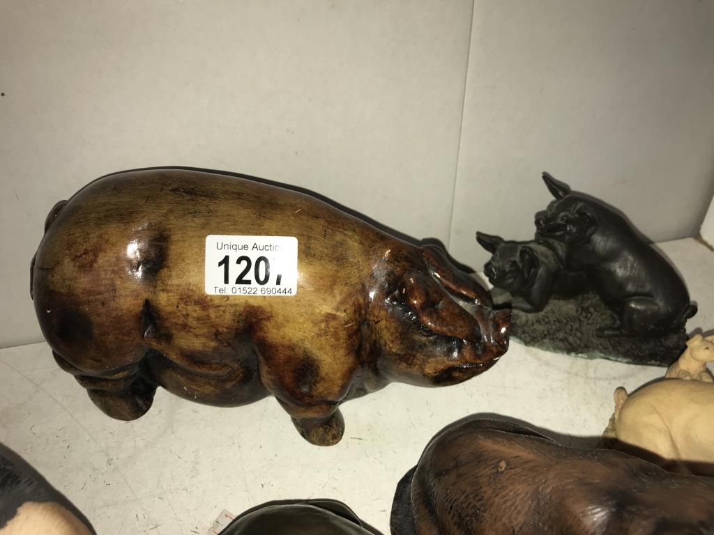 A collection of pig figures including 3 brass, - Image 4 of 4