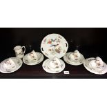 A pretty vintage tea set depicting bird & flowers (17 pieces)