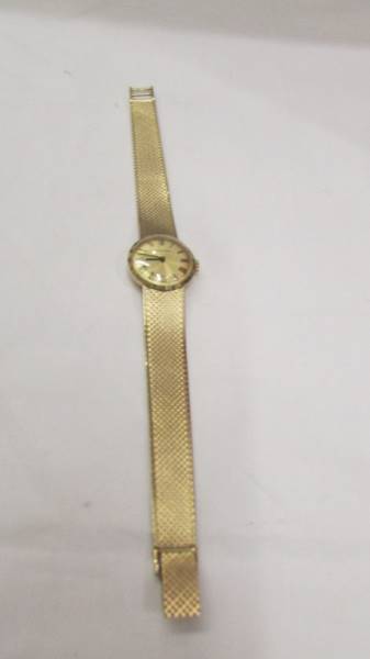 A Jaeger Le Coutre ladies all gold wrist watch, in working order. - Image 2 of 12