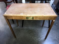 An Edwardian veneered oak side table - Top A/F (79cm x 45cm x 70cm high)