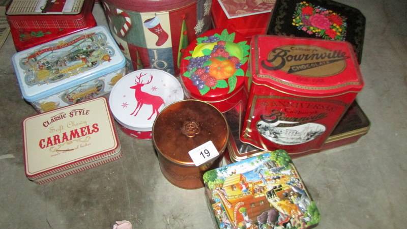 A mixed lot of old tins. - Image 3 of 3