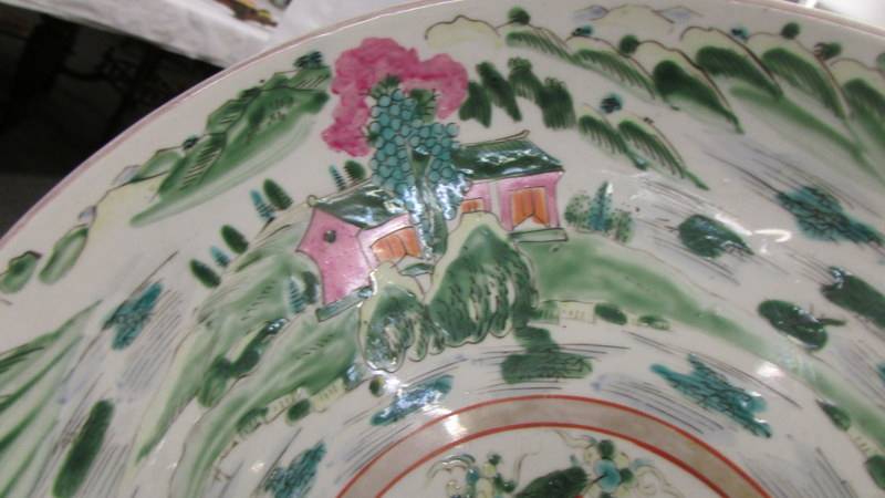 A 19th century hand painted Chinese charger. ****Condition report**** 33. - Image 4 of 10