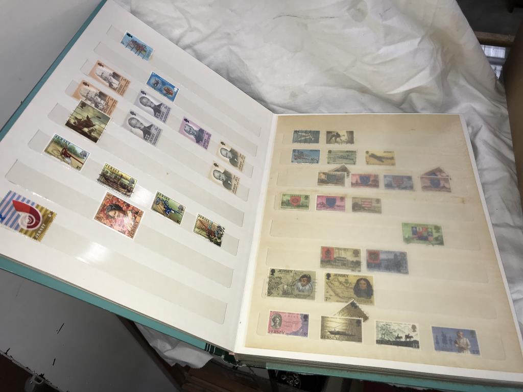 4 stamp albums, 1 Ireland, - Image 8 of 9