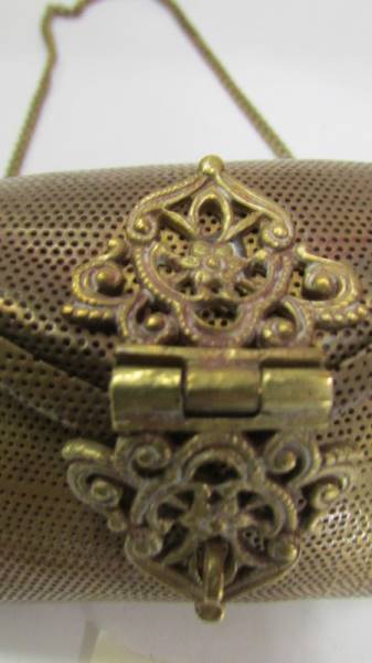 An unusual 19th century evening bag. - Image 2 of 4