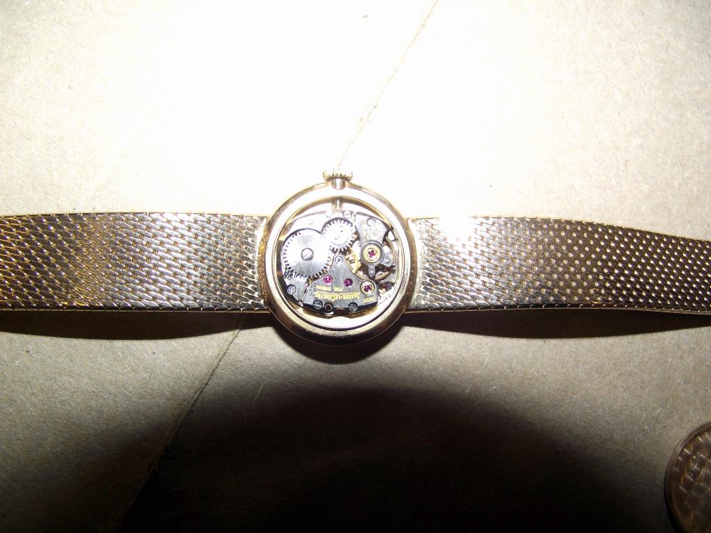 A Jaeger Le Coutre ladies all gold wrist watch, in working order. - Image 12 of 12