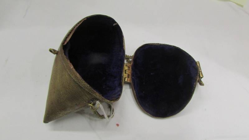 An unusual 19th century evening bag. - Image 4 of 4