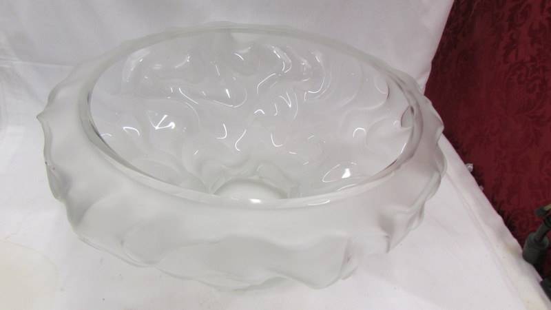 A large 1920's French frosted glass fruit bowl, 'Made in France' 31 cm diameter x 16 cm high. - Image 3 of 4