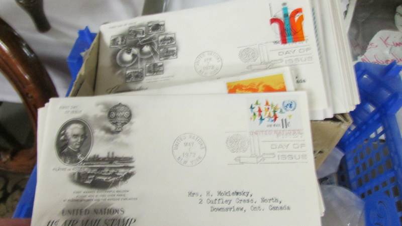 A mixed lot of assorted postage stamps, stamped envelopes etc. - Image 4 of 5