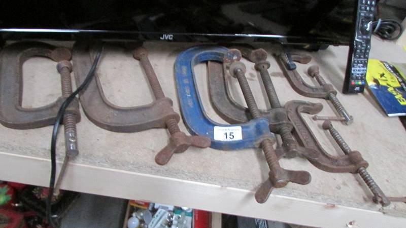 A quantity of mainly 'Record' G clamps.