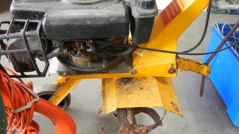 An AL-UO-Farmer Hobby MH 350-4 rotovator. (Collect only).