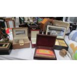 A mixed lot of jewellery boxes etc.