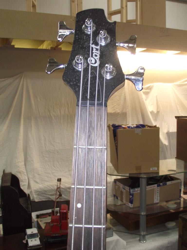 A Cort bass guitar serial no 15097456, stand not included, - Image 3 of 8