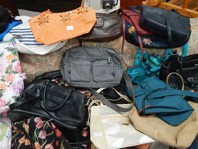 A good lot of hand bags including Kipling, - Image 2 of 3