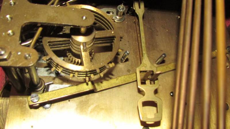 An 8 day chiming bracket clock, springs ok but chimes need attention. - Image 4 of 4