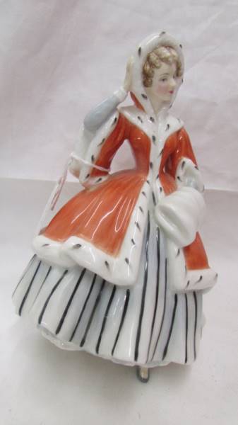 3 Royal Doulton figurines - Winter's Day HN 4589, Autumn Breezes HN 1911 and Noelle HN 2179. - Image 6 of 7