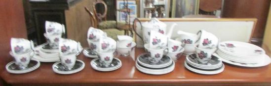 28 pieces of Royal Albert 'Masquerade' pattern tea and coffee ware.