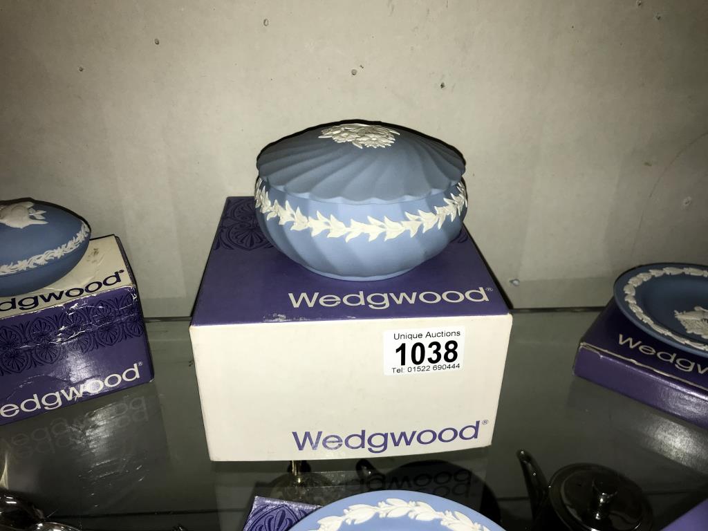 A good lot of boxed wedgwood Jasperware (11 pieces in total) - Image 4 of 4