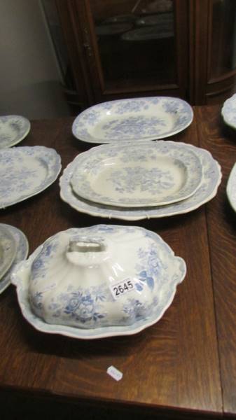 A quantity of blue and white meat platters and a tureen. - Image 3 of 4